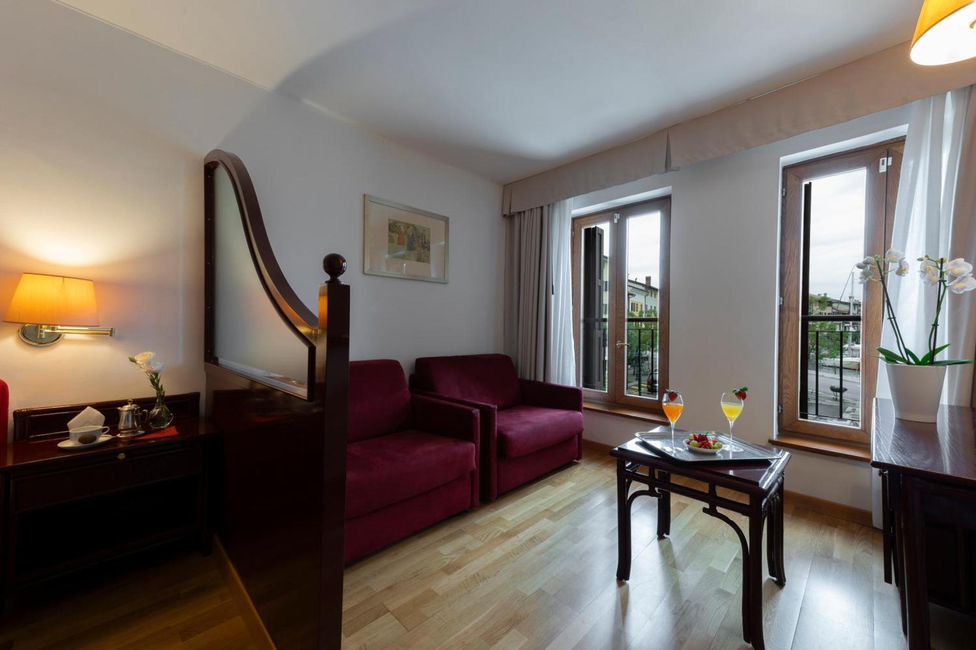 Hotel Hannover Grado Bagian luar foto