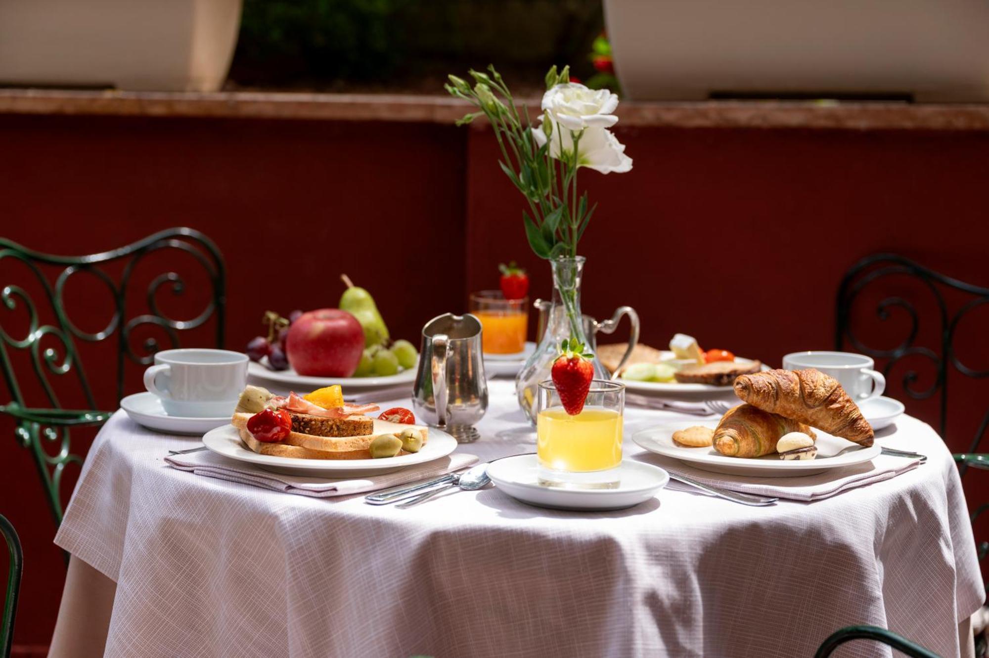 Hotel Hannover Grado Bagian luar foto