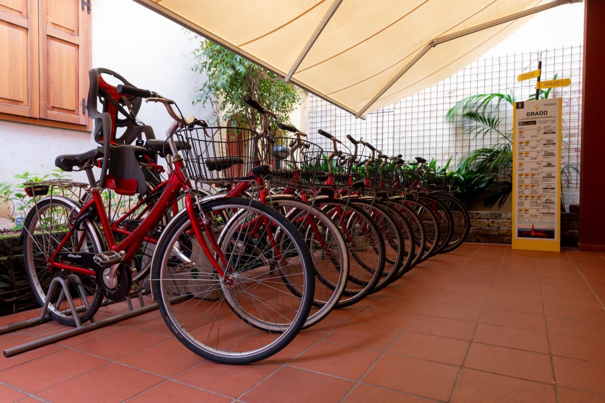 Hotel Hannover Grado Bagian luar foto