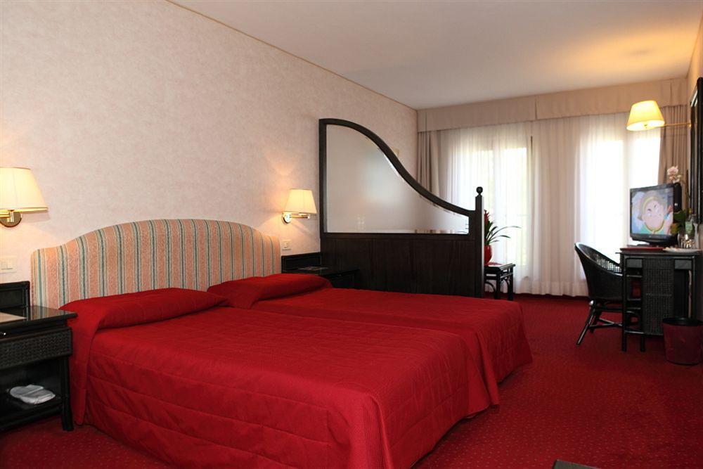 Hotel Hannover Grado Bagian luar foto